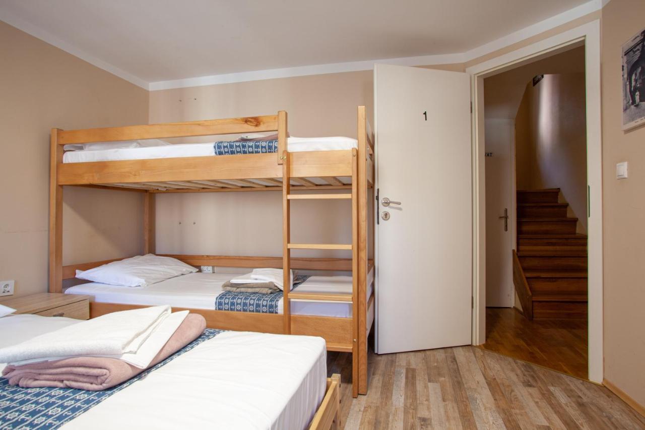 Hostel Adriatic Piran (Adults Only) Dış mekan fotoğraf